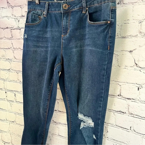Natural Reflections Women’s Ankle Skinny Distressed Denim Jeans Raw Hem Size 8 - Picture 4 of 8
